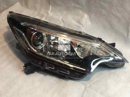 Picture of Nissan Note 2015 Right Side Headlight
