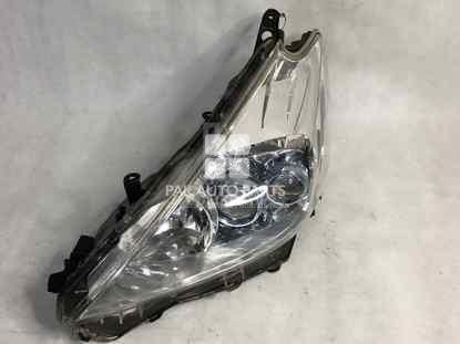 Picture of Toyota Prius Alpha Left Side Headlight