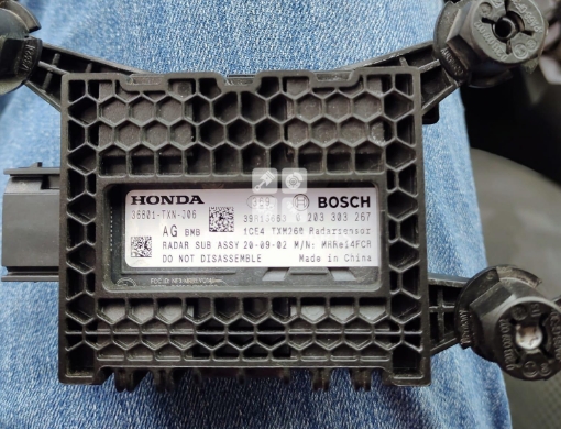 Picture of Honda Insight ZE4 Front Radar