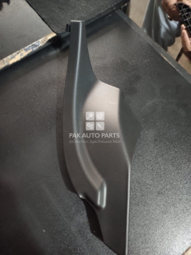 Picture of Suzuki Alto 2023 Ha97/Ha37 Wiper Shield Corner