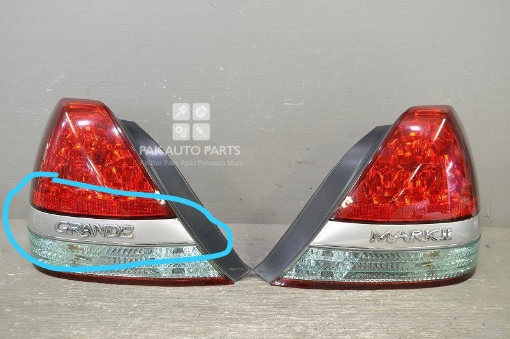 Picture of Toyota Grande Mark II Back Tail Light Patti Center piece