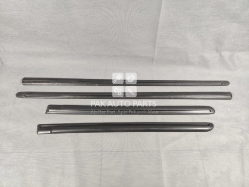 Picture of Toyota Corolla Xli 2004-06 Door Molding Set