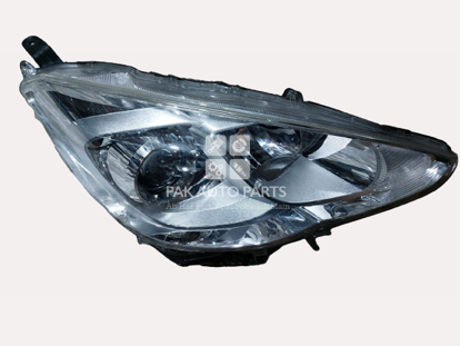 Picture of Toyota Aqua 2015-17 Headlight