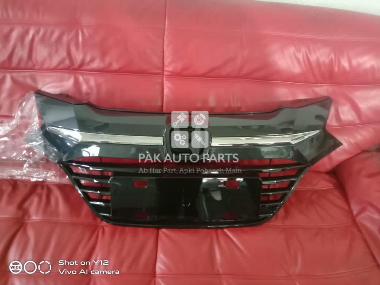 Picture of Honda Vezel  Front Grill