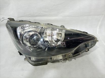 Picture of Toyota Aqua Right Side Headlight