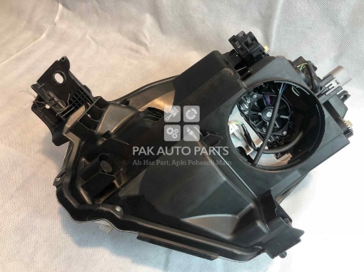 Picture of Toyota Passo Moda 2017 Right Side Headlight
