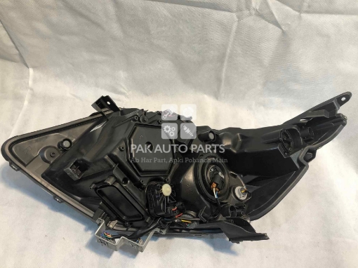 Picture of Toyota Noah 2015-16 Right Side Headlight