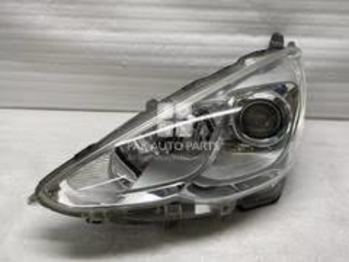 Picture of Toyota Aqua 2015 Headlight