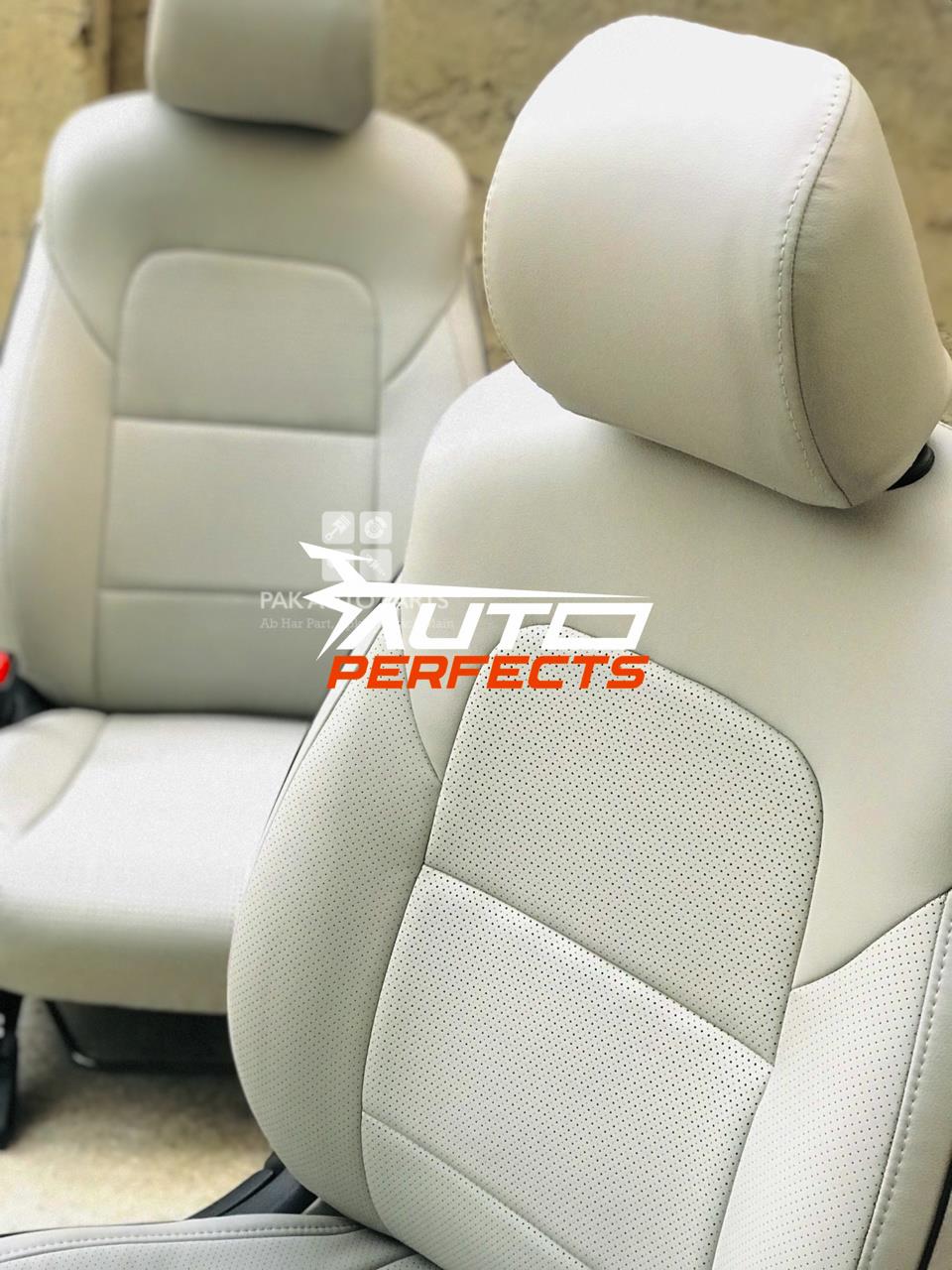 Picture of KIA SPORTAGE AWD OEM Design Japanese leather seat covers.