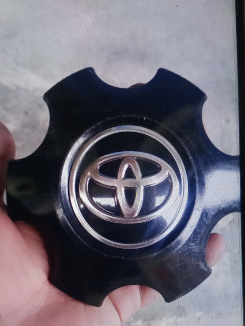 Picture of Toyota Fortuner Wheel Cup Hub Cover