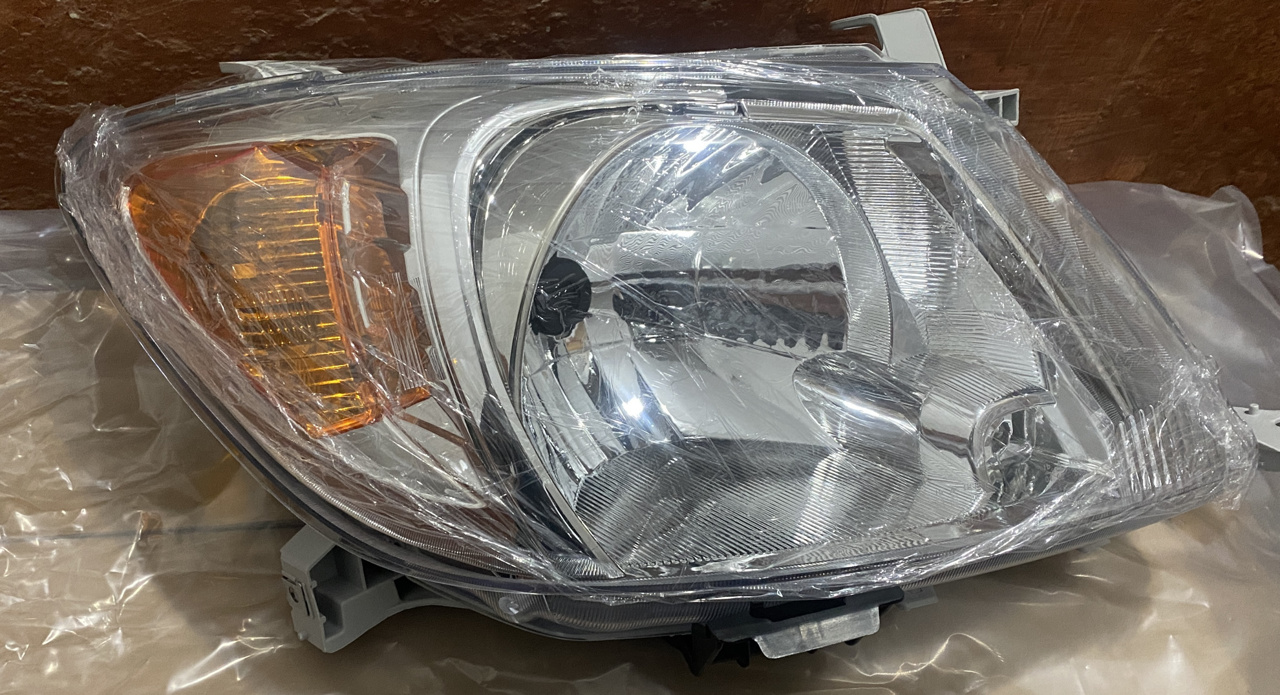 Picture of Toyota Hilux Vigo 2007-11 Headlight