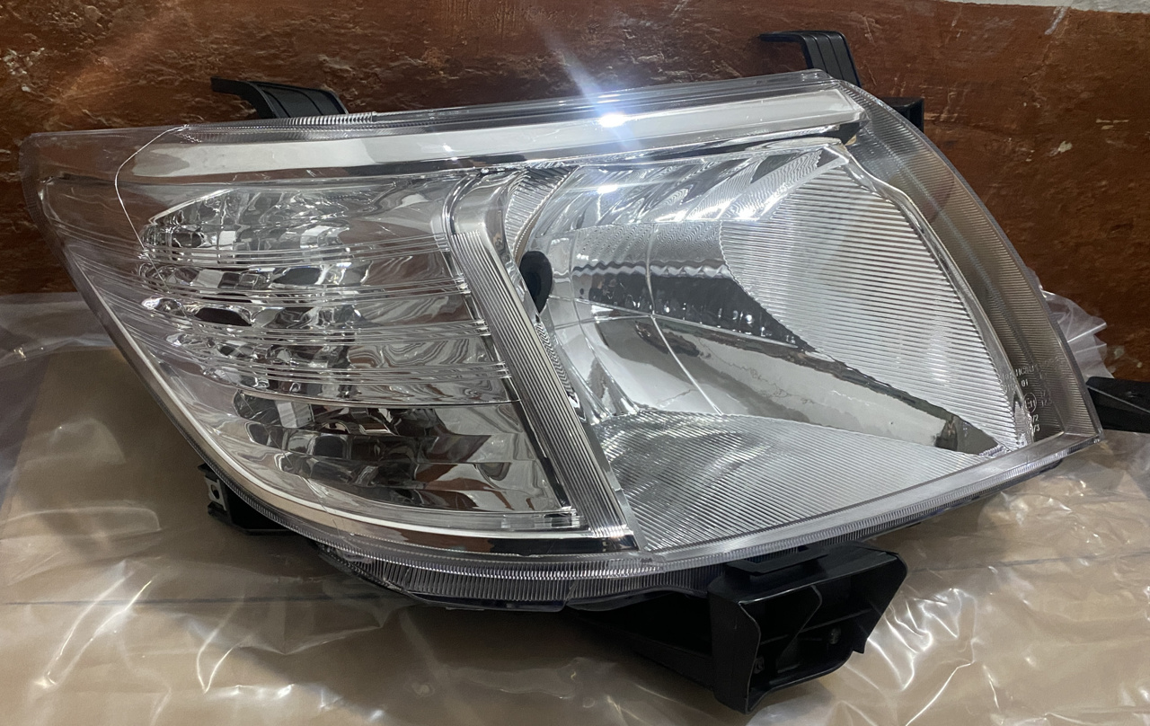 Picture of Toyota Hilux Vigo Champ 2012-14 Headlight