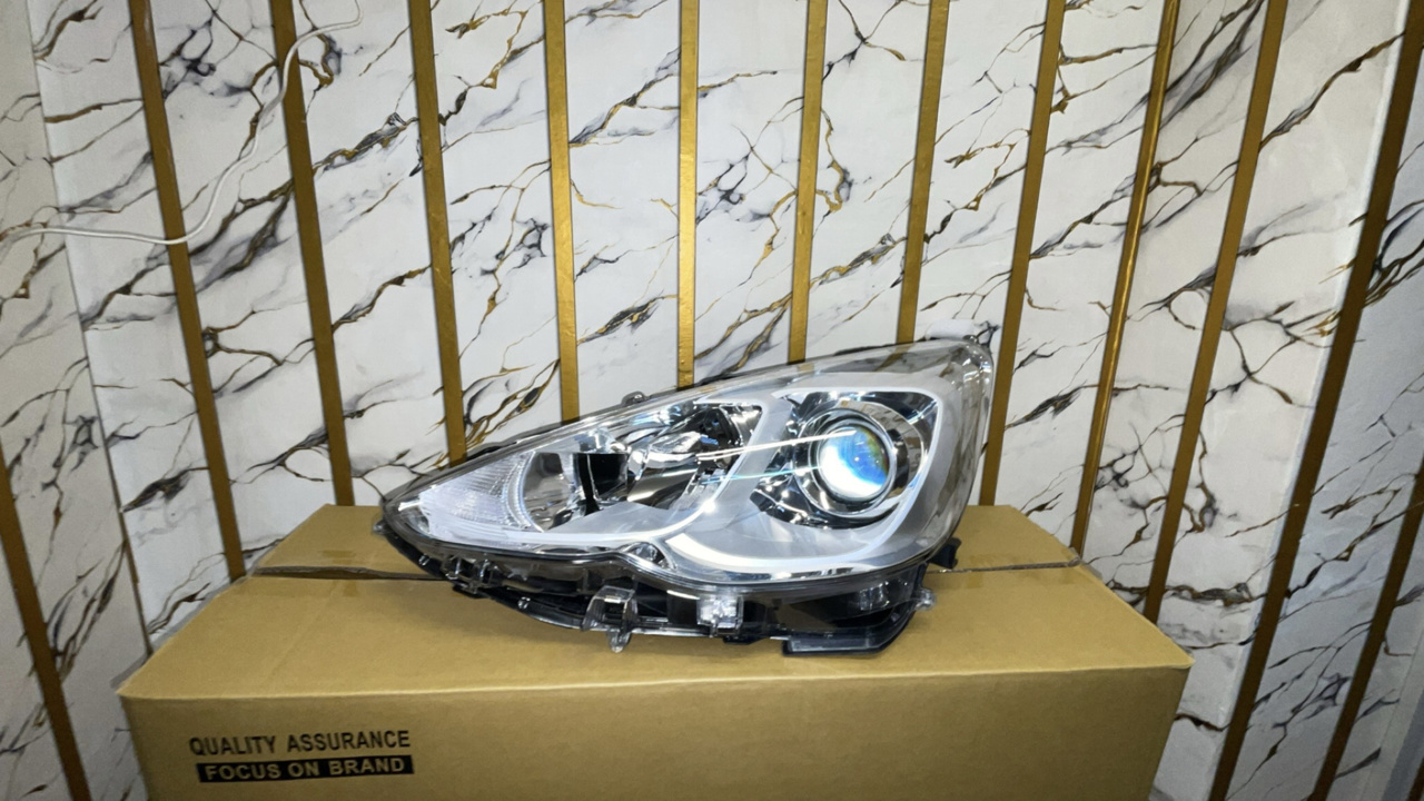 Picture of Toyota Aqua 2015-2017 Headlight Set