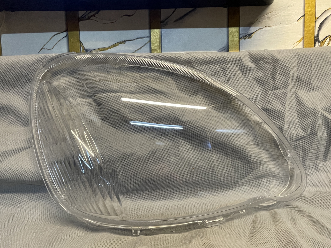 Picture of Toyota Vitz 2003-05 Headlight Glass
