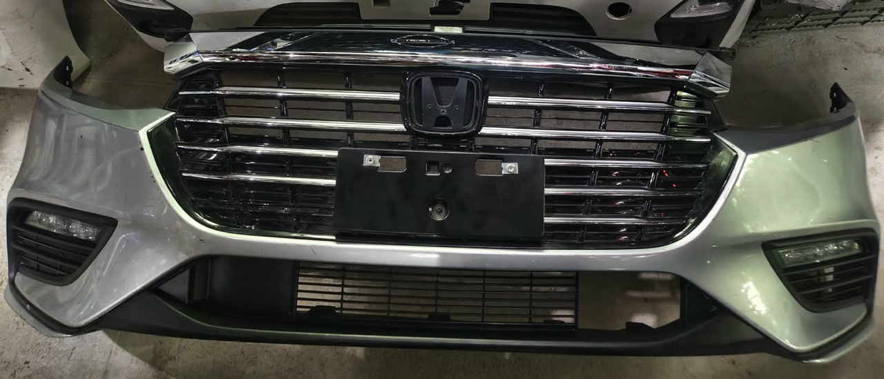 Picture of Honda Insight ZE4 2020 complete bumper